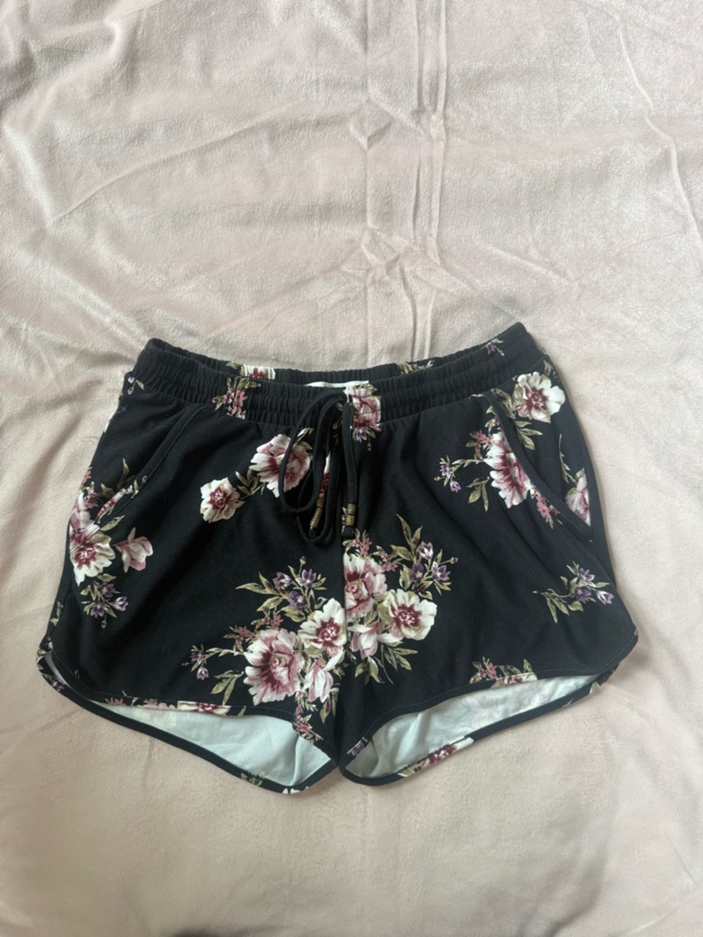 Super cute floral shorts